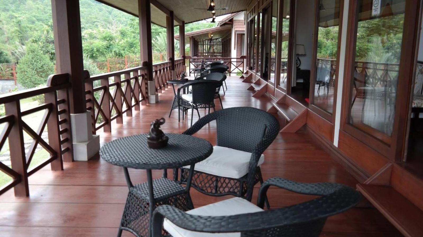 Phubachiang Golf & Resort Pakxé Exteriör bild