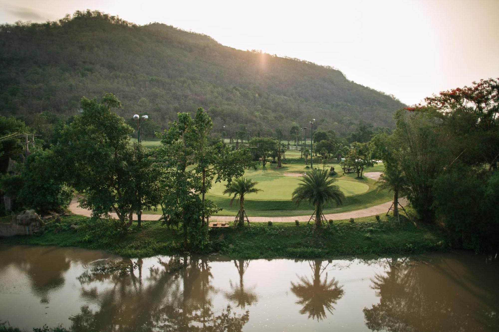 Phubachiang Golf & Resort Pakxé Exteriör bild