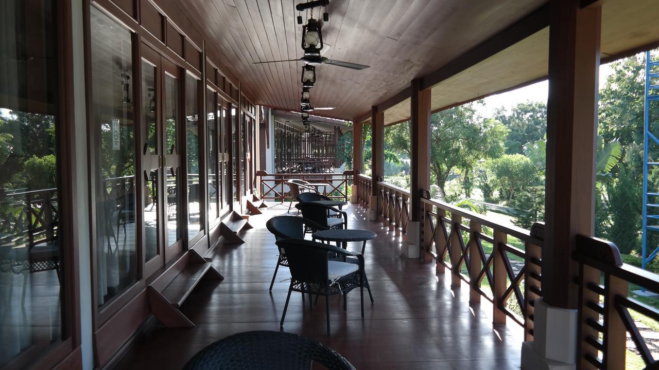 Phubachiang Golf & Resort Pakxé Exteriör bild