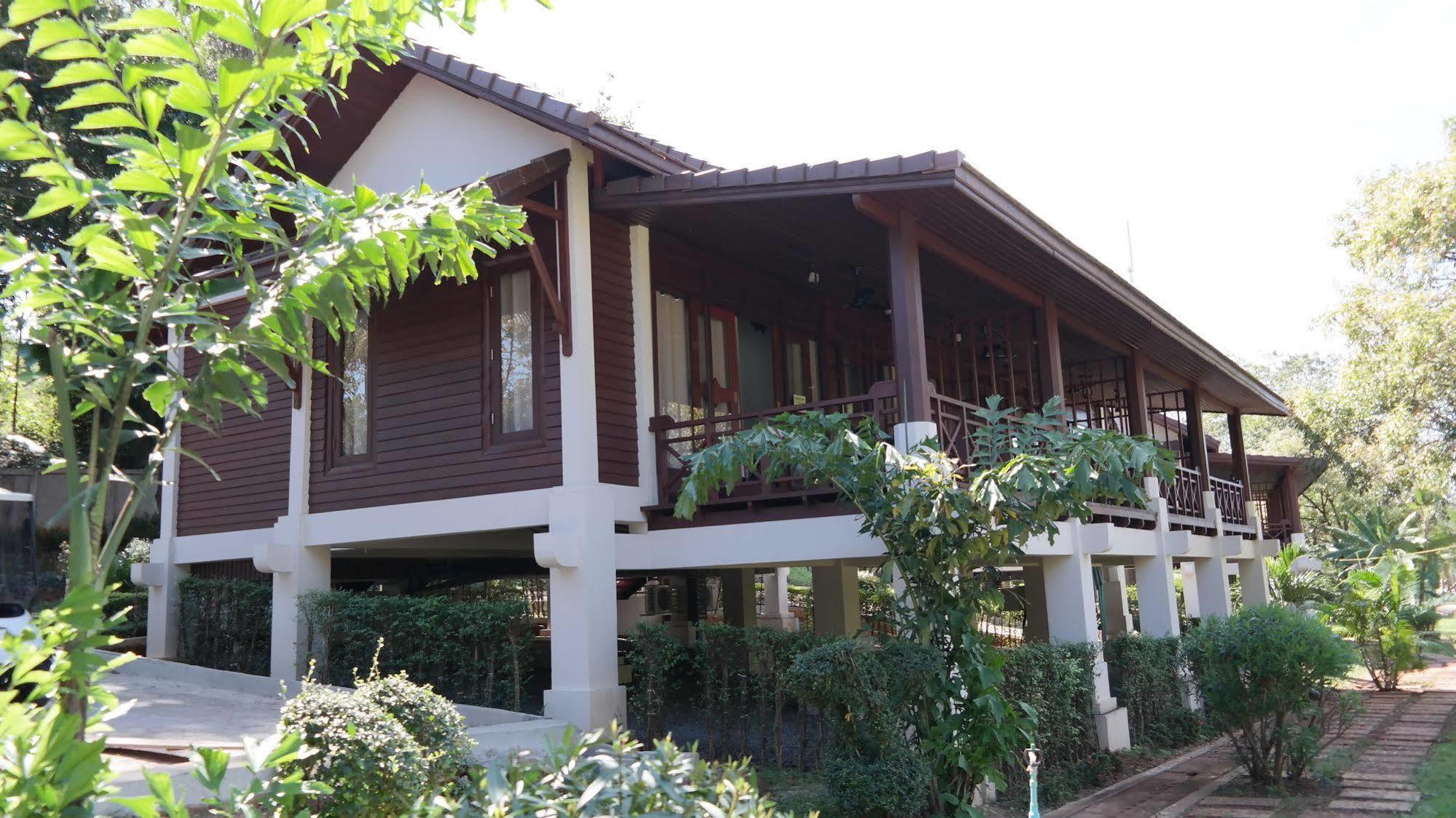 Phubachiang Golf & Resort Pakxé Exteriör bild
