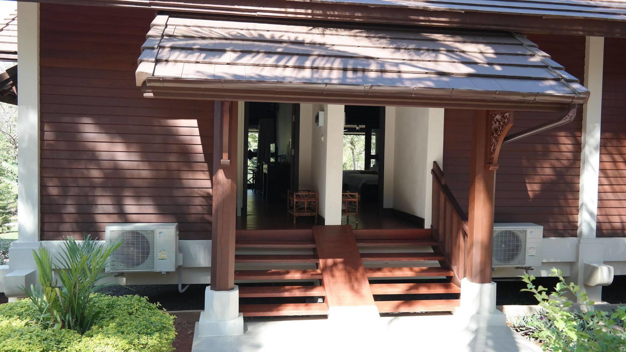 Phubachiang Golf & Resort Pakxé Exteriör bild