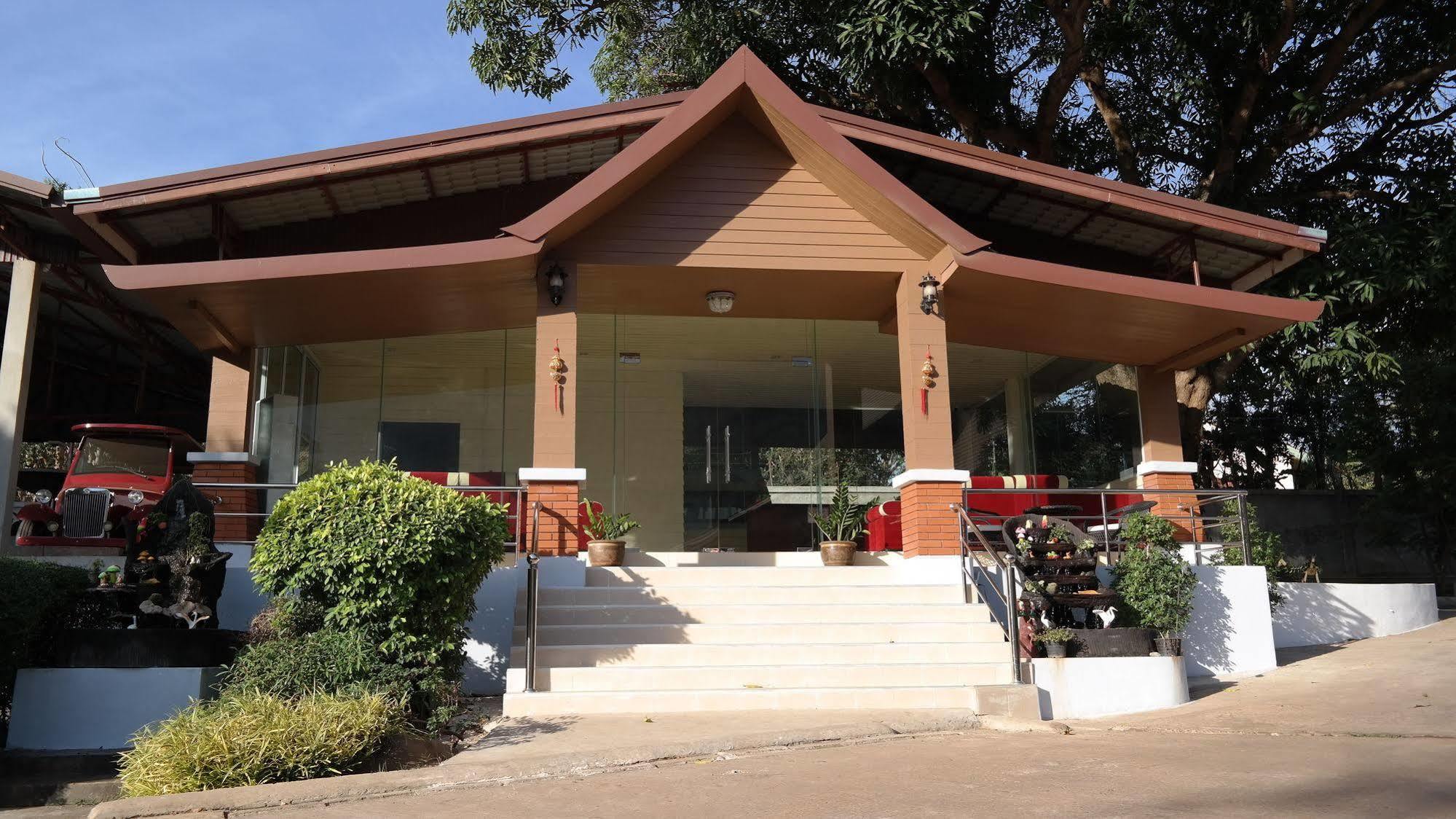 Phubachiang Golf & Resort Pakxé Exteriör bild