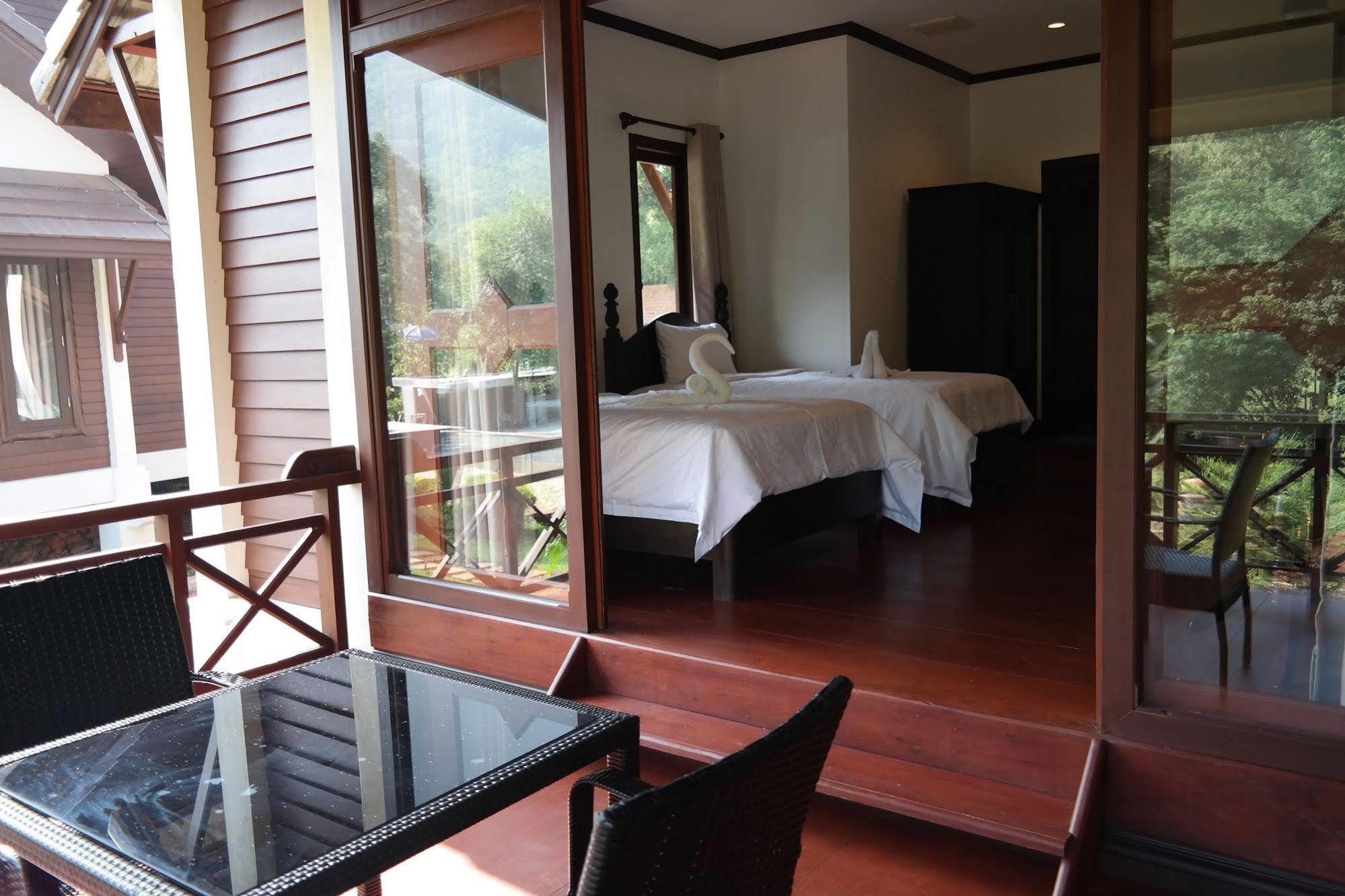 Phubachiang Golf & Resort Pakxé Exteriör bild