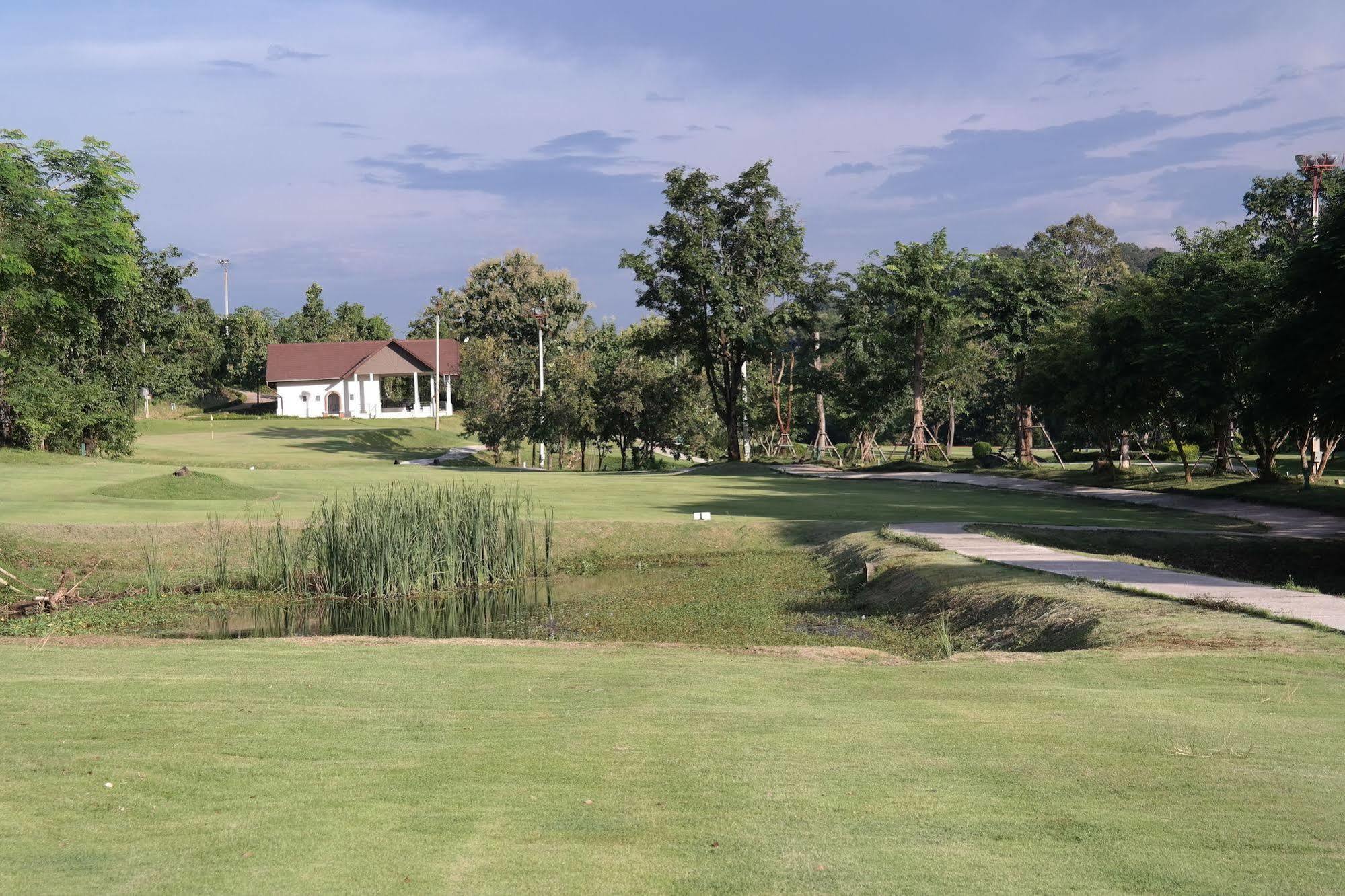 Phubachiang Golf & Resort Pakxé Exteriör bild