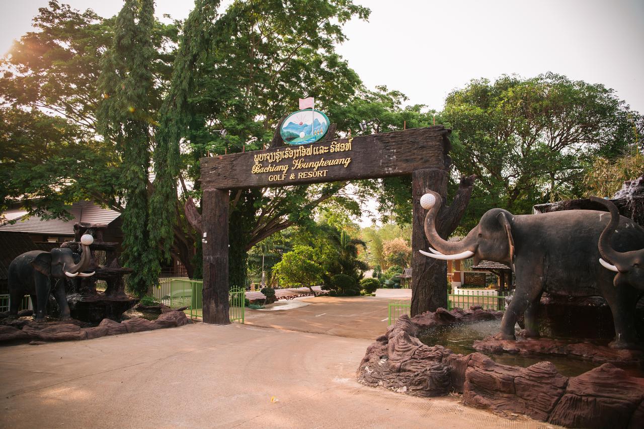 Phubachiang Golf & Resort Pakxé Exteriör bild