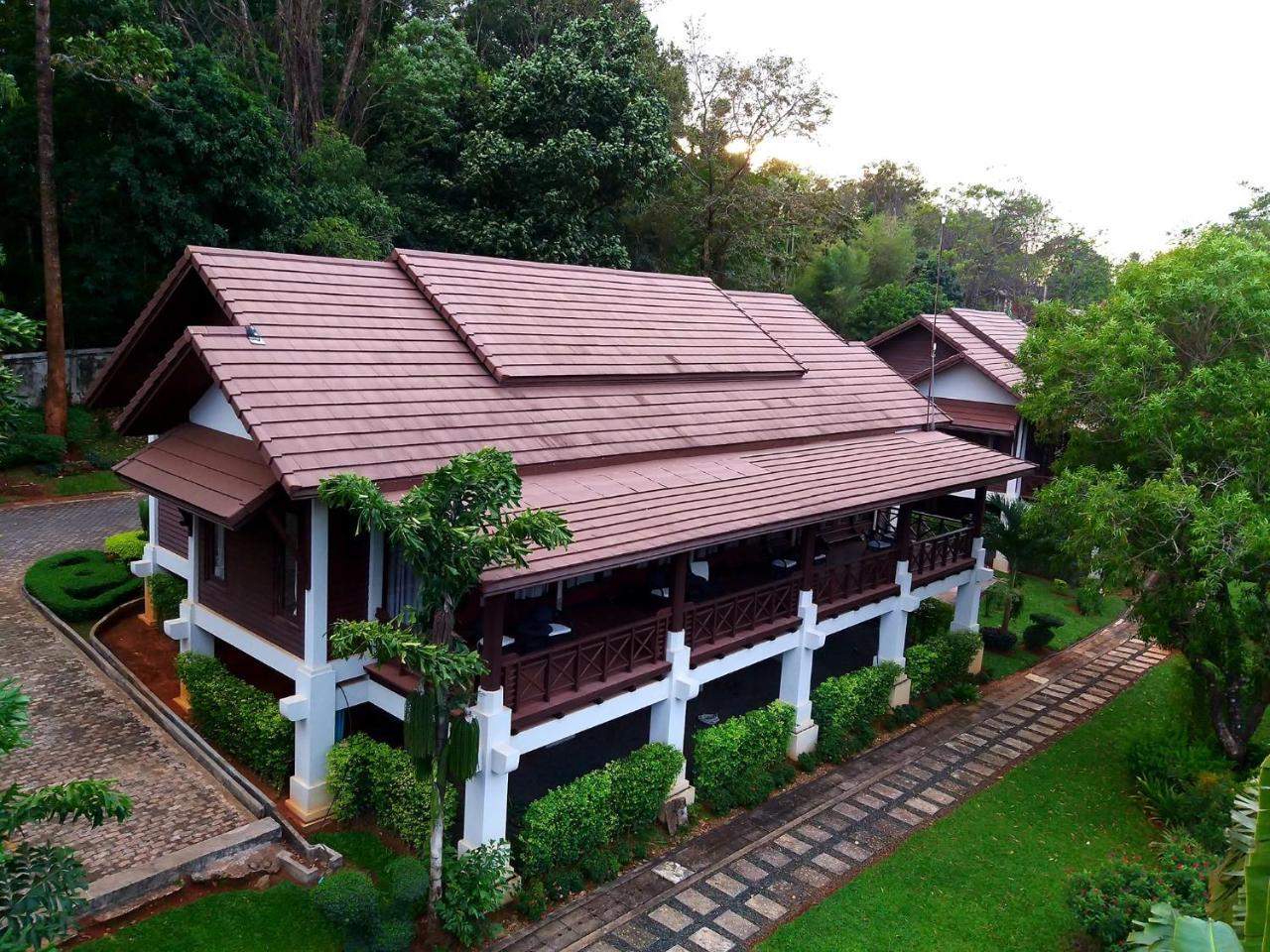 Phubachiang Golf & Resort Pakxé Exteriör bild