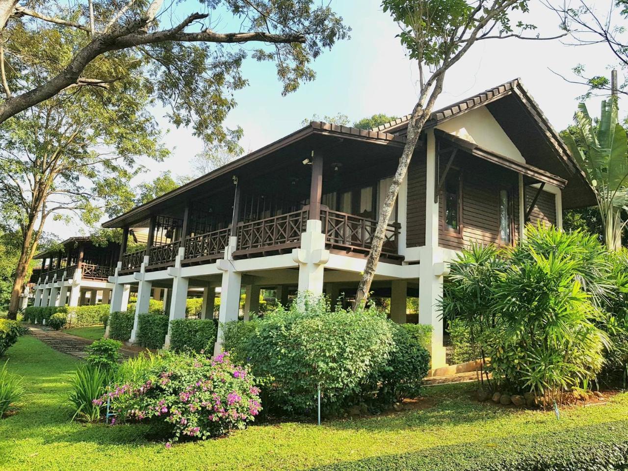 Phubachiang Golf & Resort Pakxé Exteriör bild